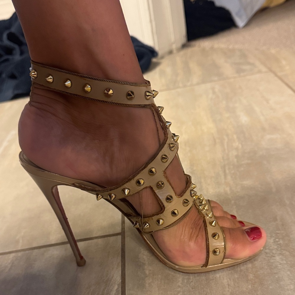 Christian Louboutin Tan Studded Heels - Picture 5 of 12